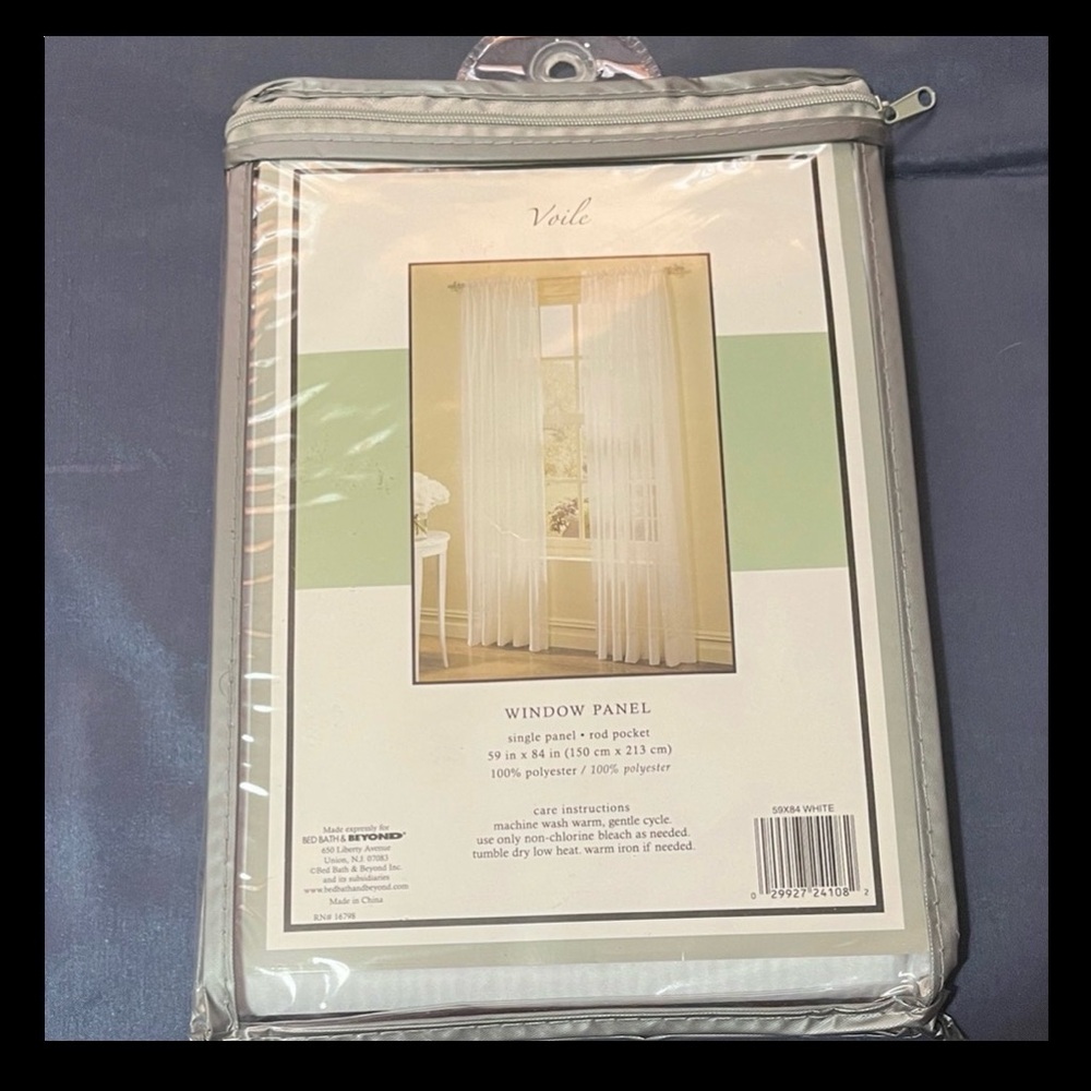 Single Sheer White Window Panel